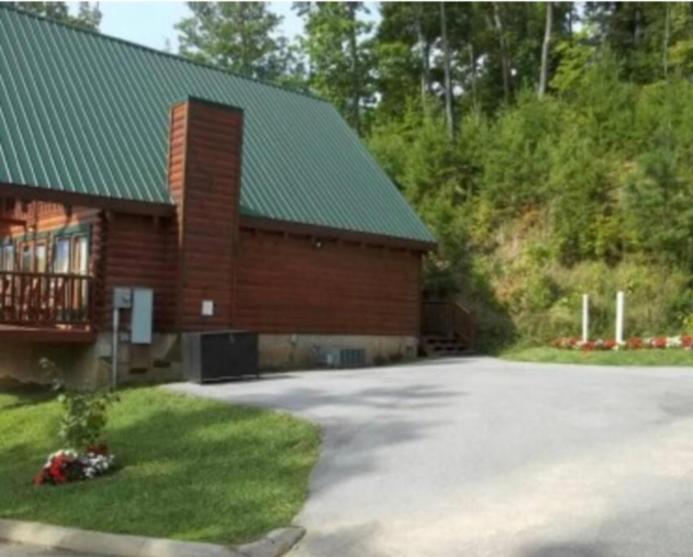 Solid Ground Lodge With Yard! Pigeon Forge Ngoại thất bức ảnh